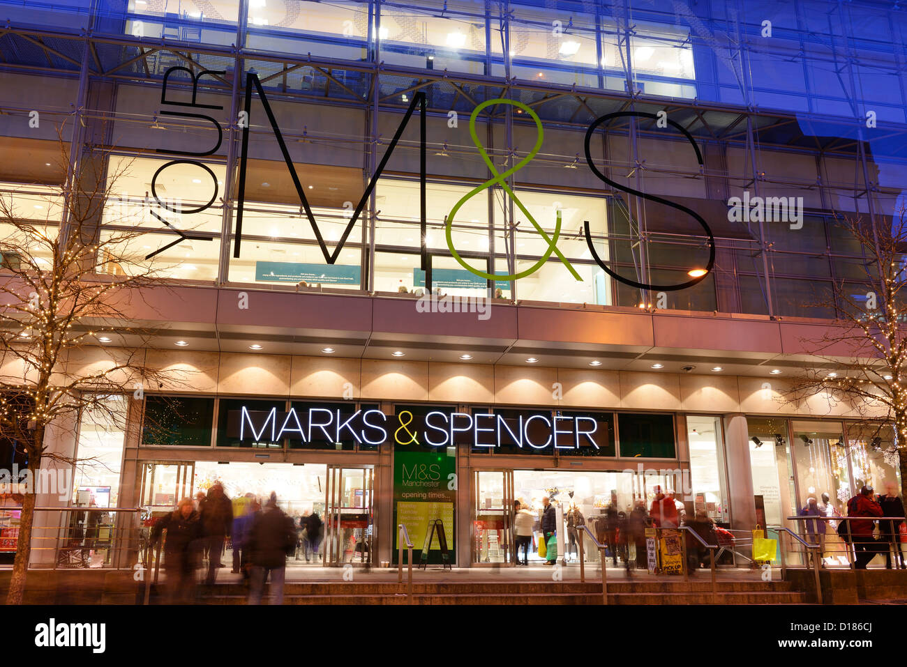 Marks & Spencer flagship store en el centro de la ciudad de Manchester Foto de stock