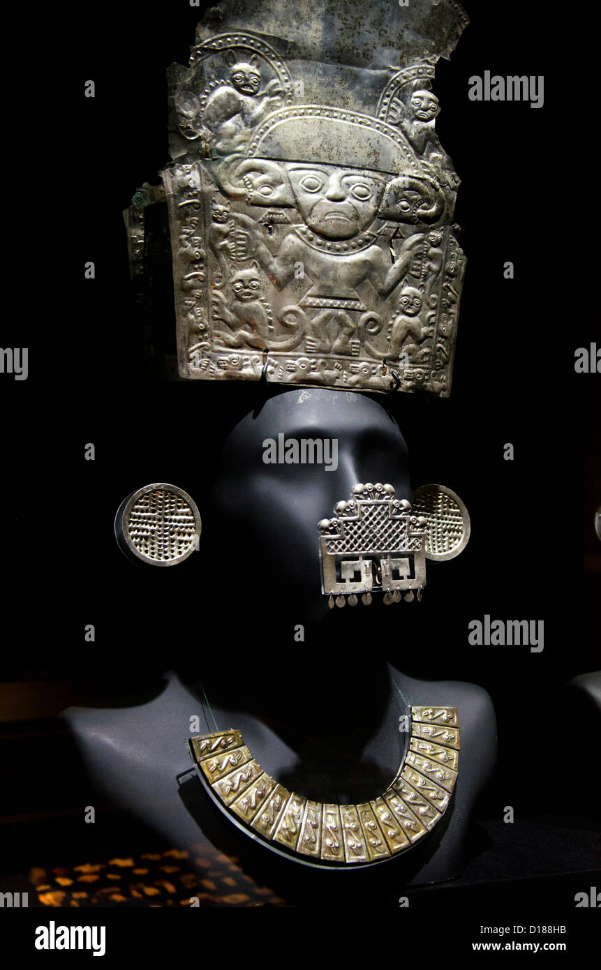 Joyería precolombina cultura Chimú 1100 AC-1470 AC Perú Fotografía de stock  - Alamy