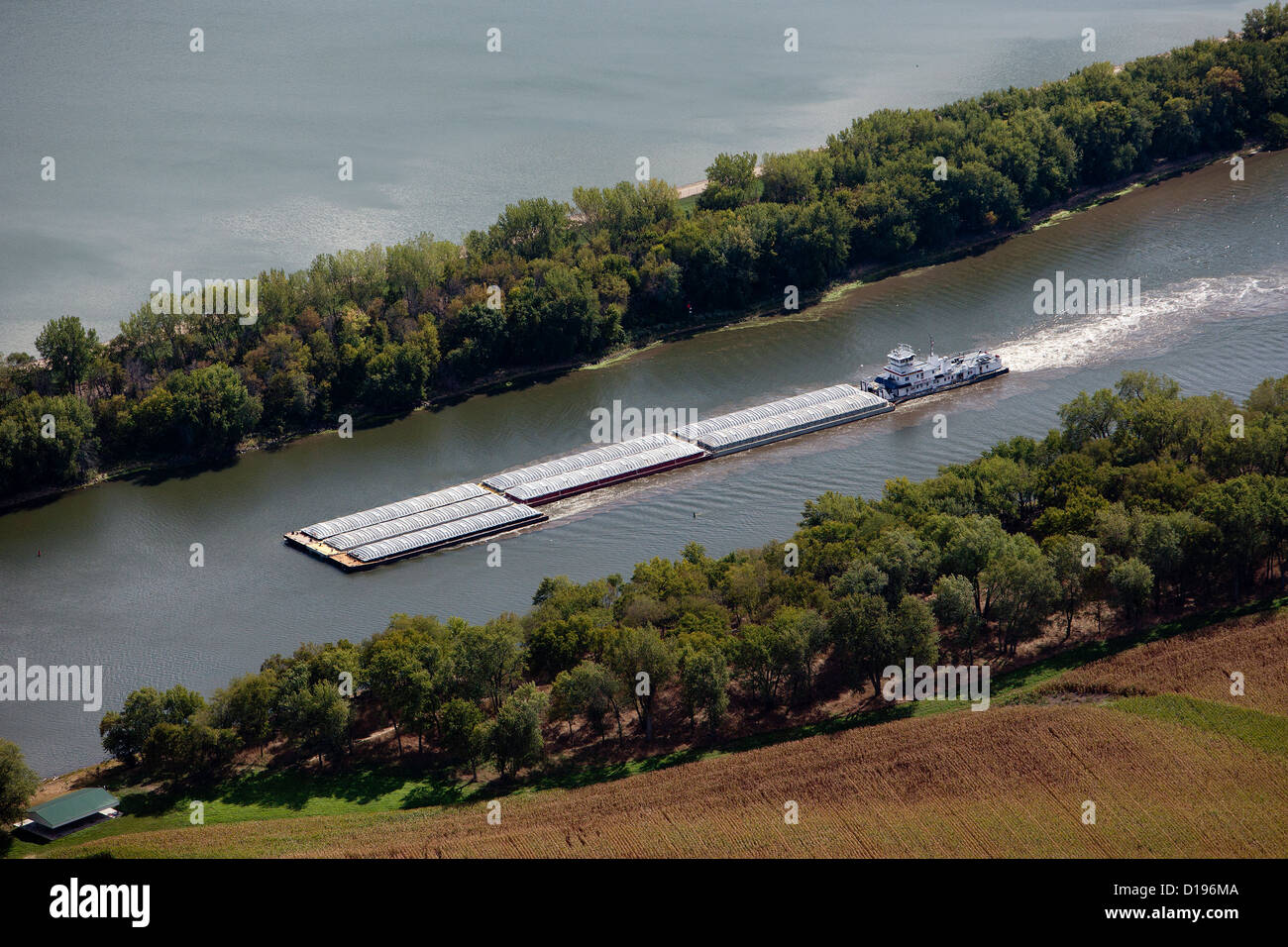 Fotografía aérea barcaza fluvial de Illinois, Illinois River Foto de stock