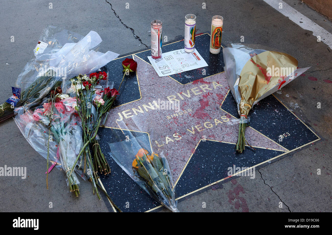 Homenajes de izquierda a la cantante Jenni Rivera por su estrella en el paseo de Las Estrellas De Las Vegas, Las Vegas Blvd, Las Vegas, Nevada, Estados Unidos, 11 de diciembre de 2012. Jenni Rivera está ausente presume muerto tras un accidente de avión el 9 de diciembre de 2012. Foto de stock