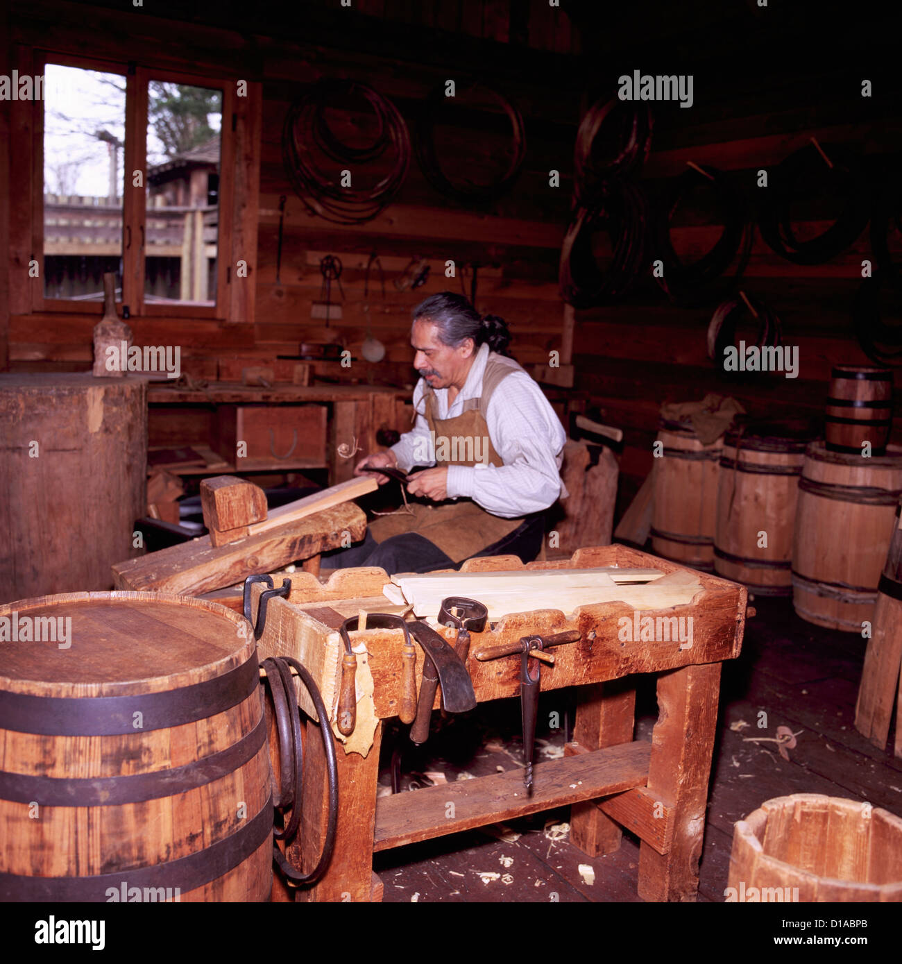 Cooperage tools fotografías e imágenes de alta resolución - Alamy