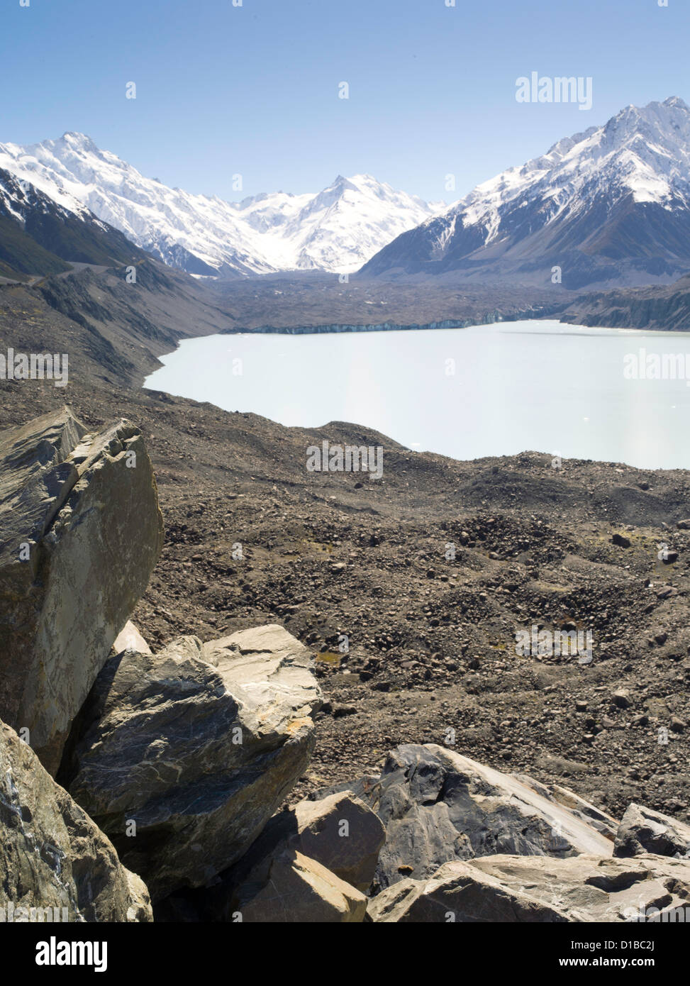 Vistas del Glaciar de Tasmania y el lago Azul, desde Aoraki/Mt. Parque Nacional de Cook, Nueva Zelanda Foto de stock