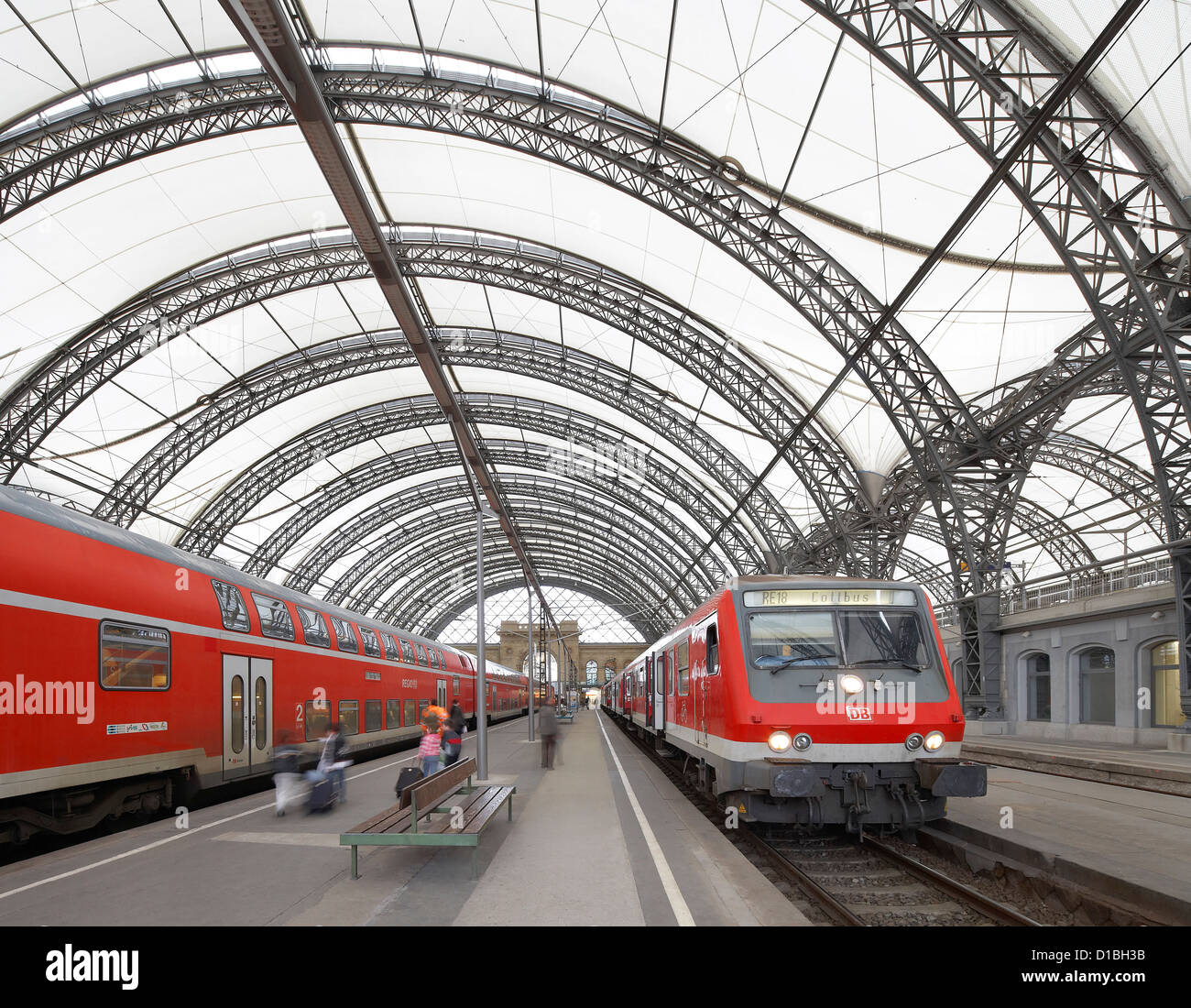 Exterior del dresden hauptbahnhof fotografías e imágenes de alta resolución Alamy