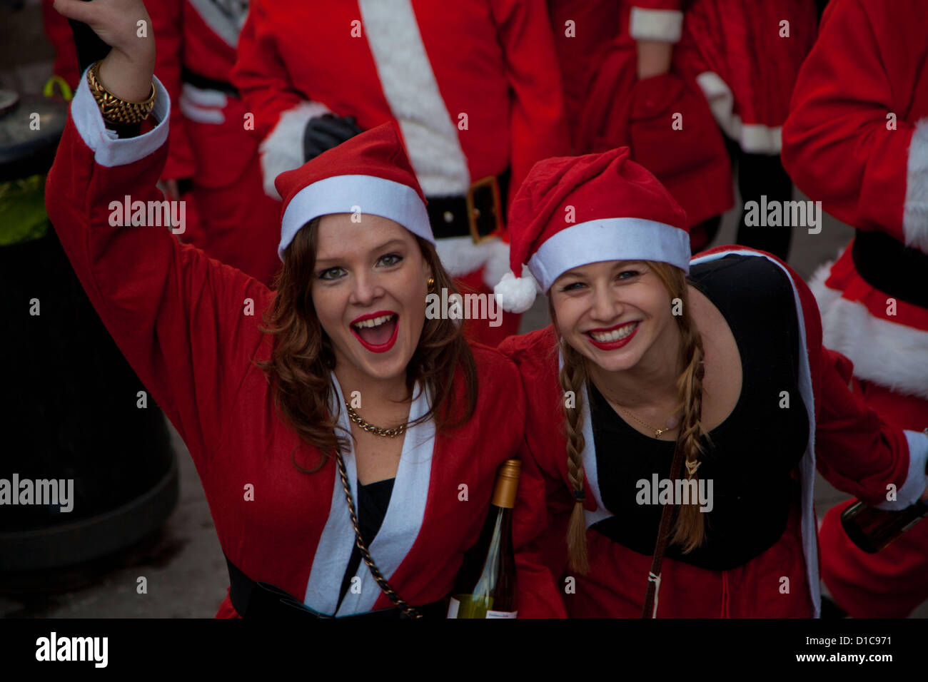 Chicas guapas disfrazadas de santa claus en fotografías e imágenes de alta resolución - Alamy Chicas guapas disfrazadas de santa claus en fotografías e imágenes de alta resolución - Alamy