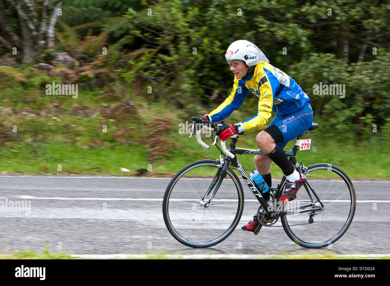 La aptitud física. Triatlón ciclista, el lago Azul, Rotorua, Isla del Norte, Nueva Zelanda. Foto de stock
