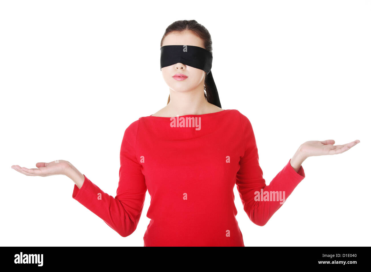 Ocurrencia cascada Pulido Mujer con los ojos vendados copia espacio en sus palmas, aislado en blanco Fotografía de stock - Alamy Ocurrencia cascada Pulido Mujer con los ojos vendados copia espacio en sus palmas, aislado en blanco Fotografía de stock - Alamy