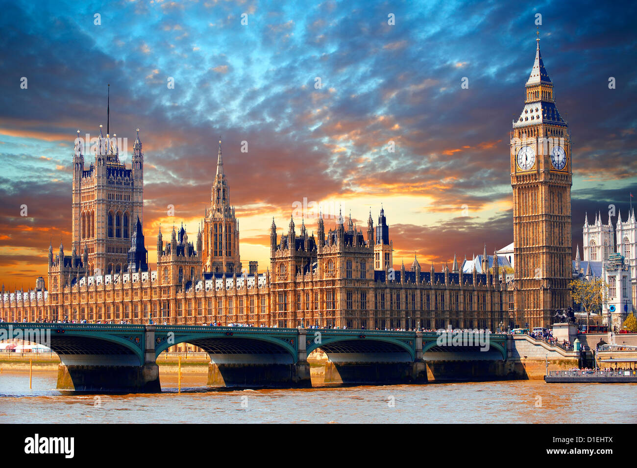 El Big Ben y las Casas del Parlamento al atardecer, Westminster, London Foto de stock