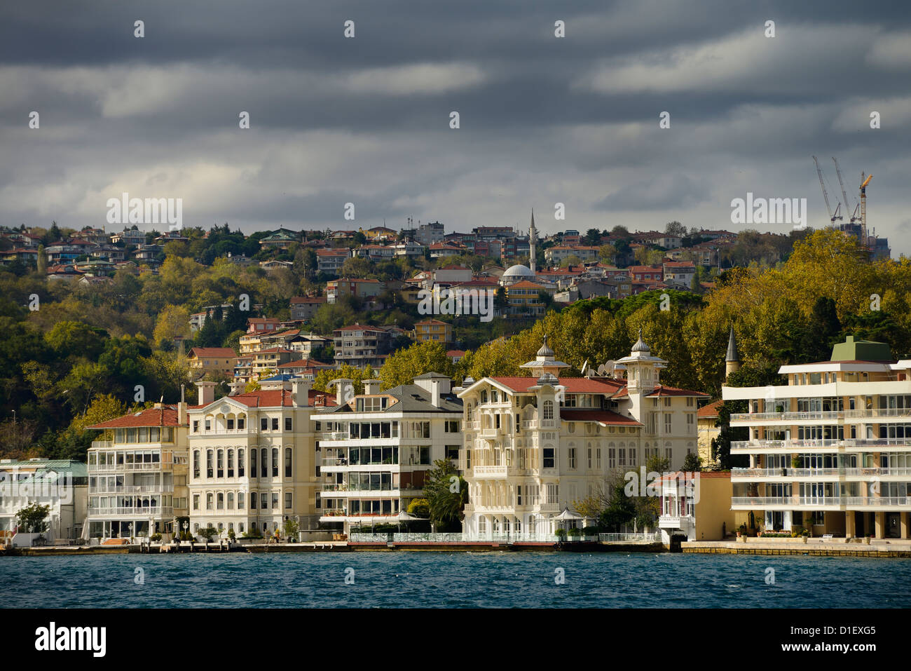 Apartamentos en Turquía Istiney mansión en el Estrecho del Bósforo Foto de stock