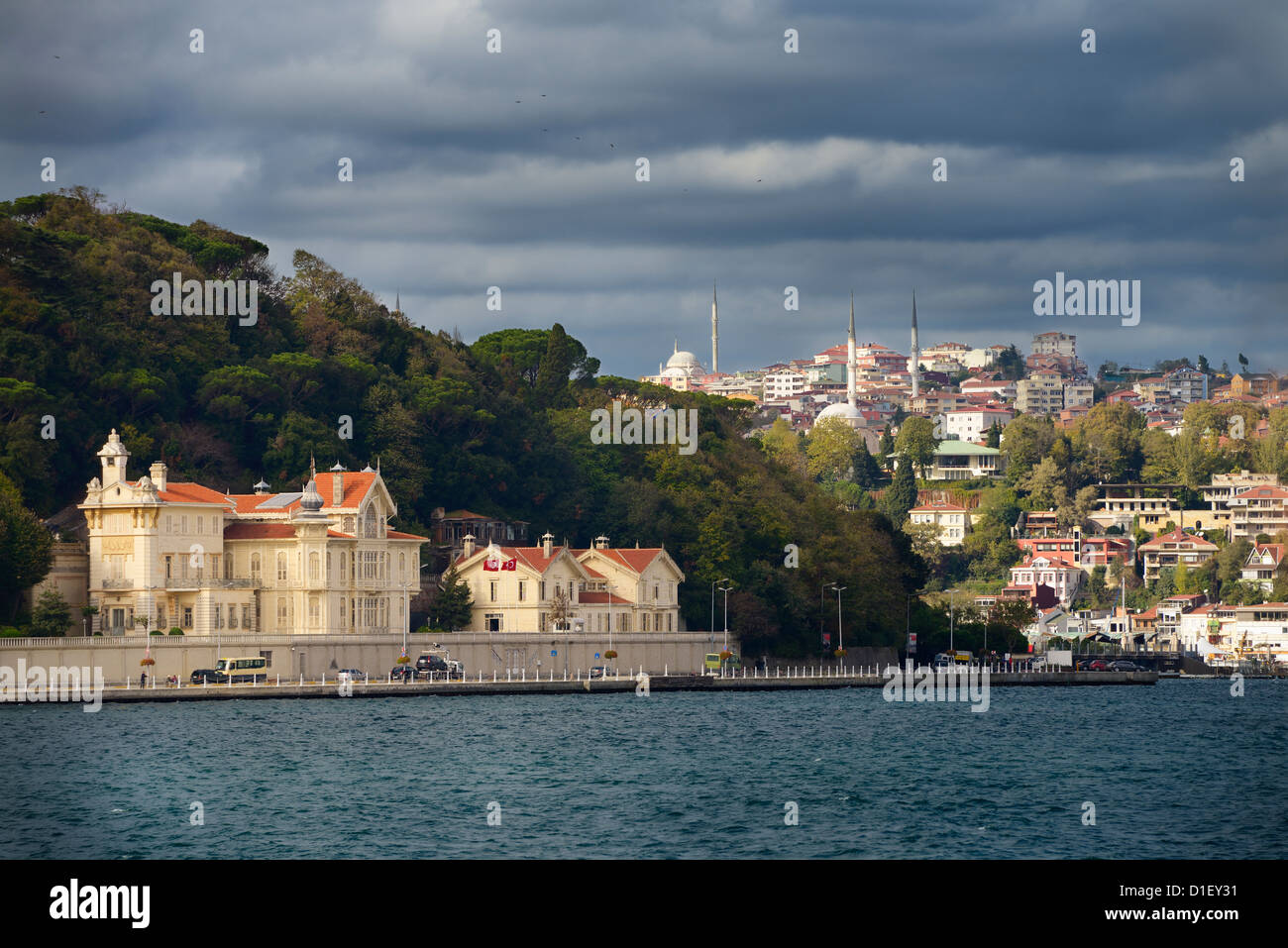 Huber mansión residencia del Presidente de Turquía sobre el estrecho del Bósforo en Tarabya Foto de stock