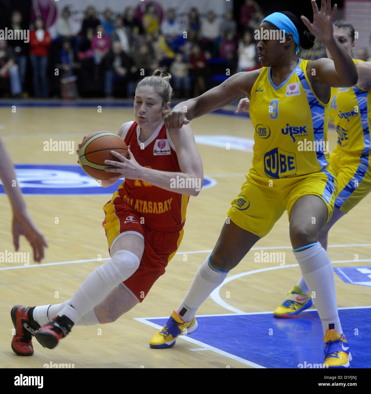 Group europa league basketball women fotografías e imágenes de alta  resolución - Alamy