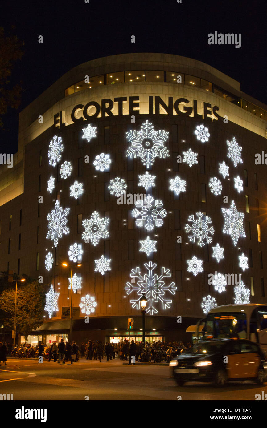 El Corte Ingles luces en la noche Navidad Plaza Catalunya Barcelona  Cataluña España Fotografía de stock - Alamy
