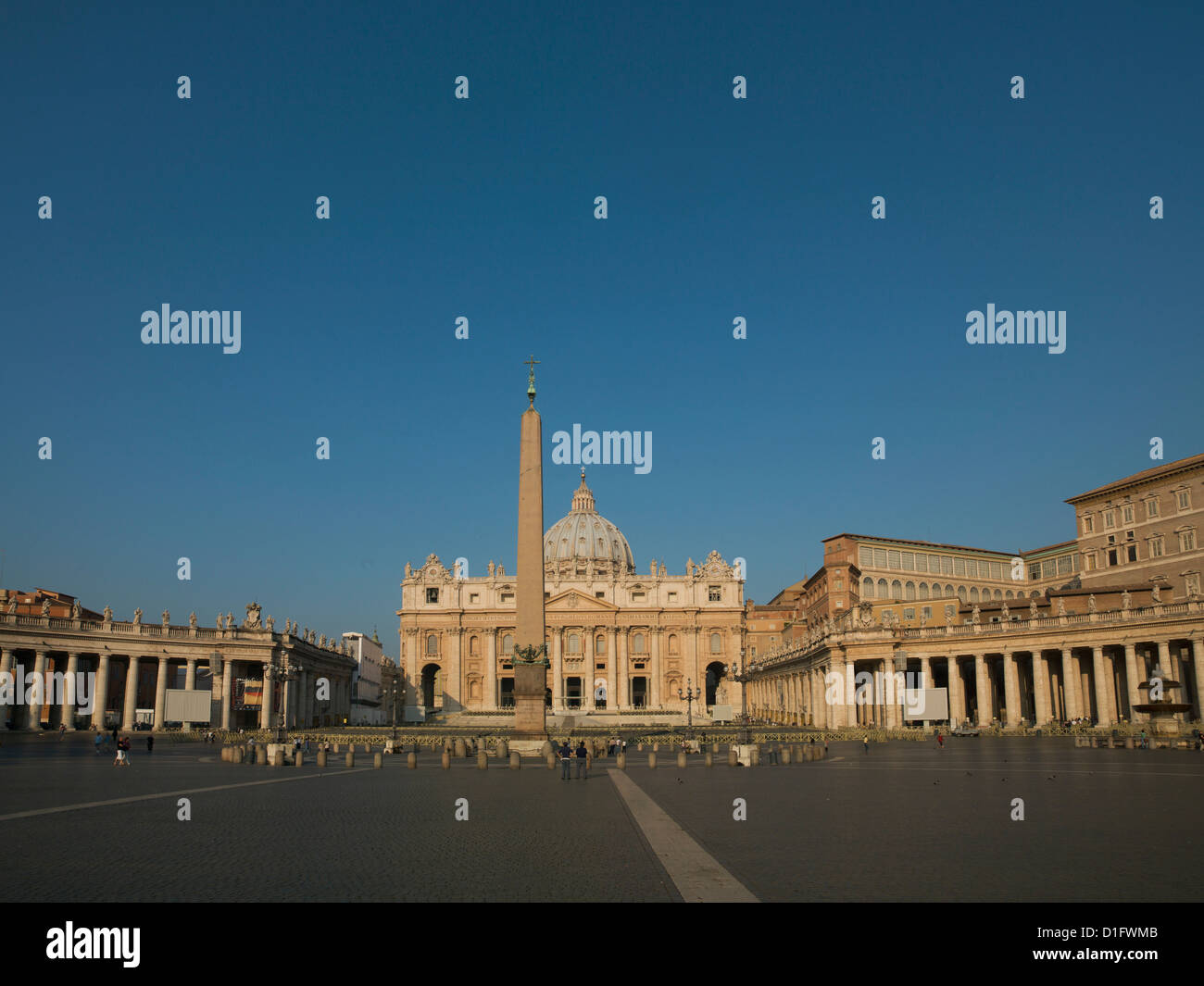 La Basílica de San Pedro, el Vaticano, Roma, Lazio, Italia, Europa Foto de stock