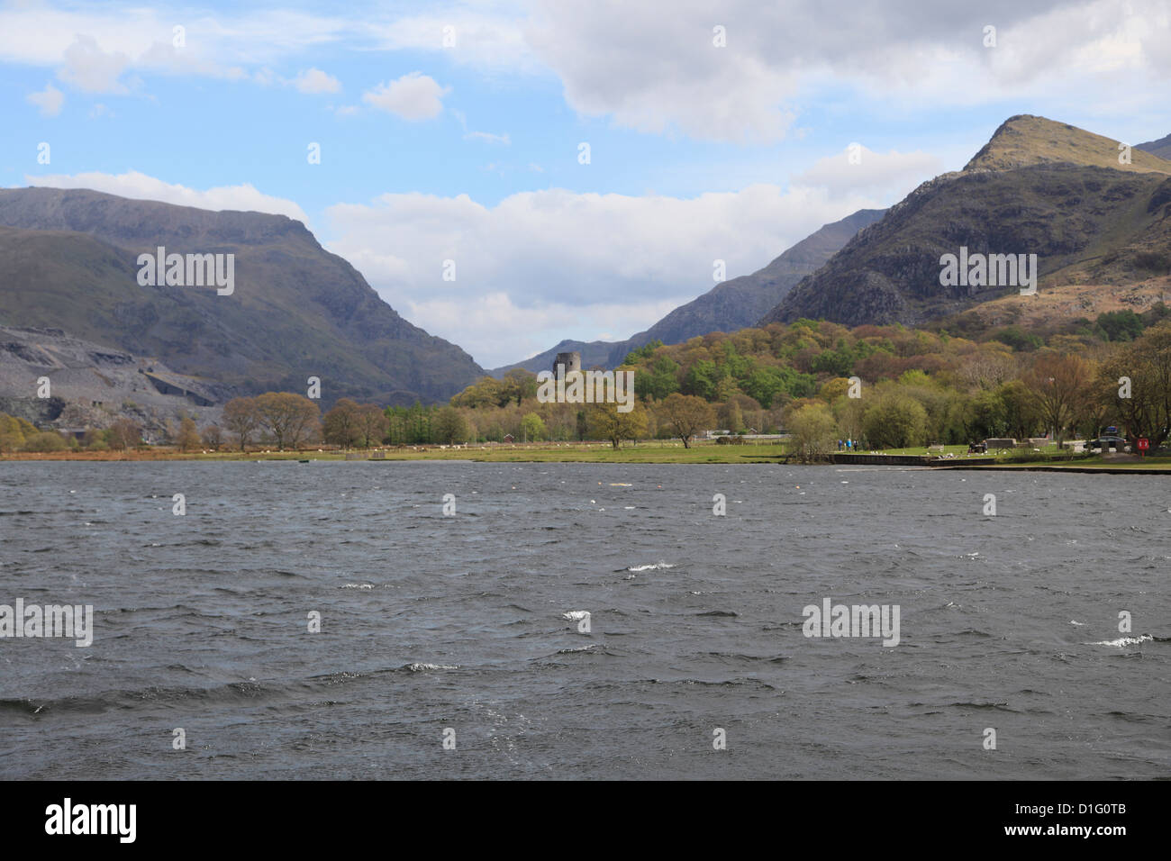 Llyn Padarn, Padarn Lake, Llanberis, Gwynedd, Snowdonia, Gales del Norte, Gales, Reino Unido, Europa Foto de stock