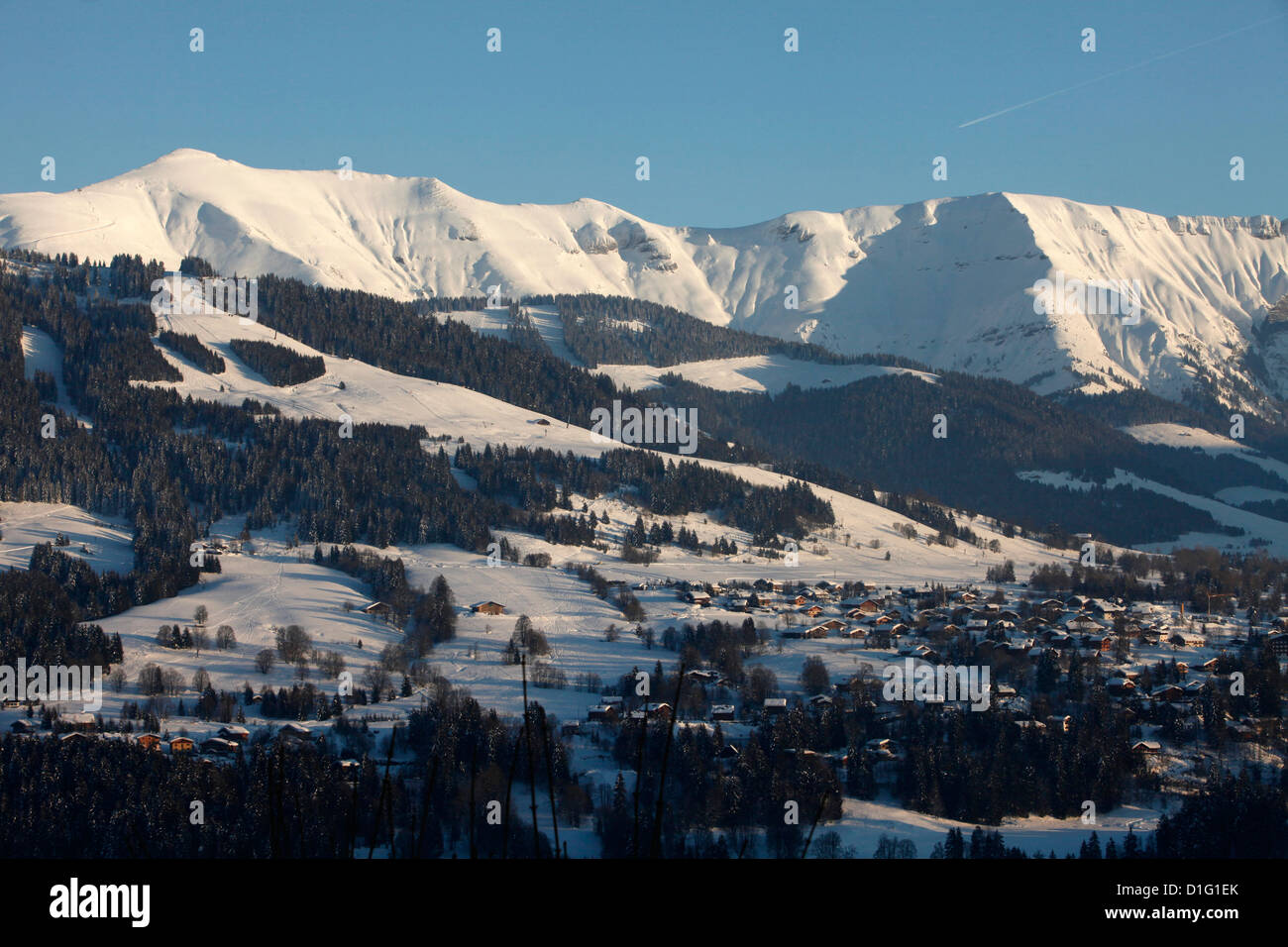 La cordillera del Mont Blanc, Mont d'Arbois en Megeve, Haute-Savoie, Alpes franceses, Francia, Europa Foto de stock
