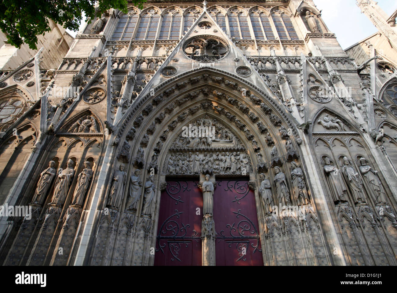 Saint-Etienne's Gate, en la fachada sur, la catedral de Notre Dame, París, Francia, Europa Foto de stock