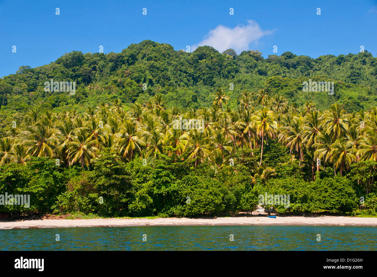 Playa de la isla de Savo, Islas Salomón, el Pacífico Foto de stock