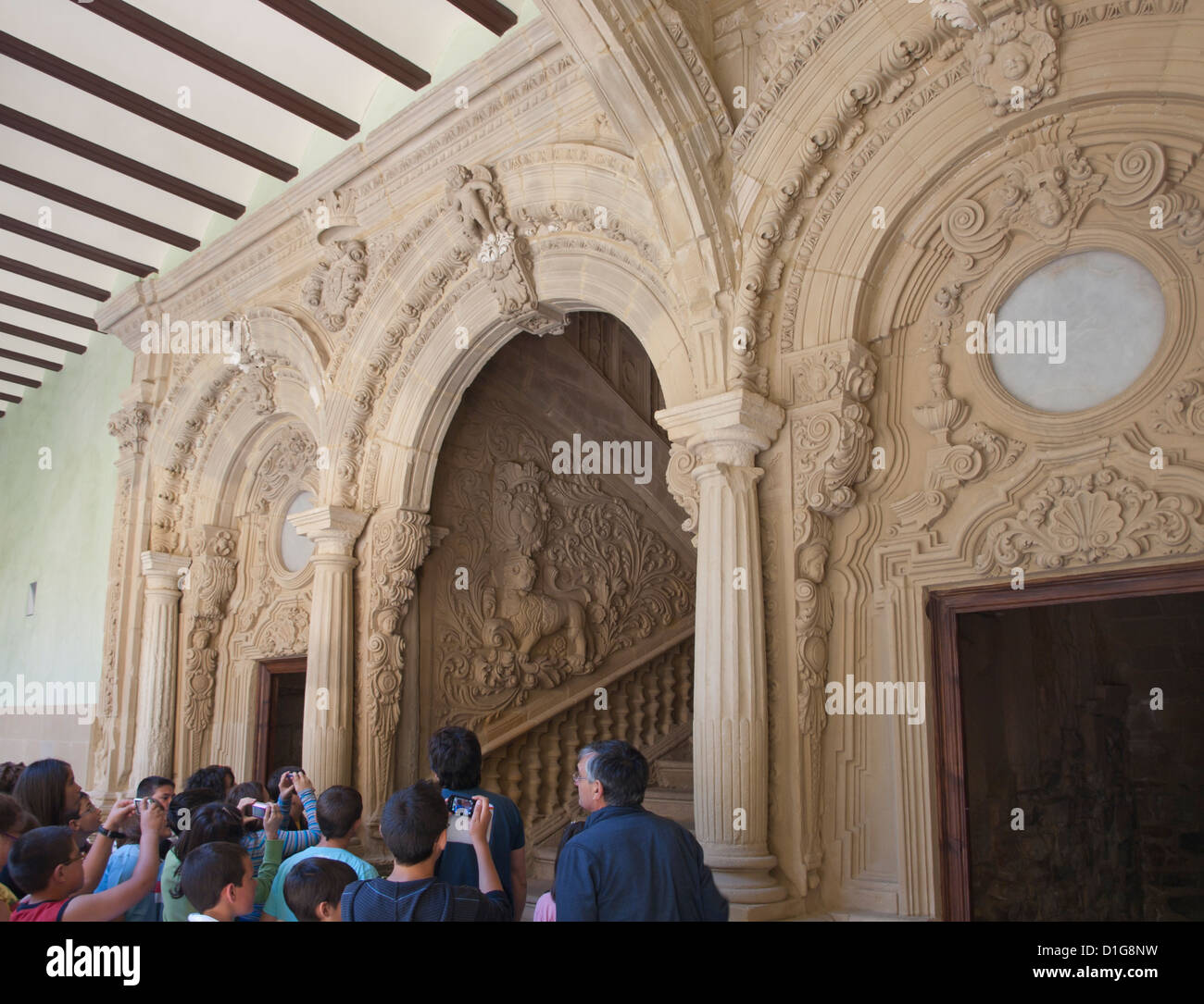 Palacio de Jabalquinto en Baeza, Patrimonio de la Humanidad ,Andalucía España, arquitectura renacentista en su mejor momento, escalera Foto de stock