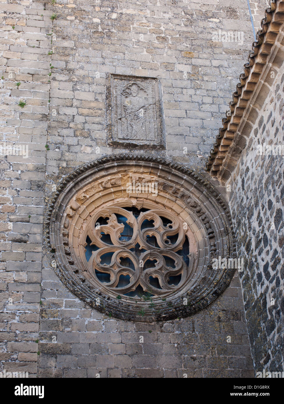 Patrimonio de la Humanidad Baeza ,Andalucía España, detalle de la fachada de la Iglesia con el rosetón, Catedral de la Natividad de Nuestra Señora de Baeza Foto de stock