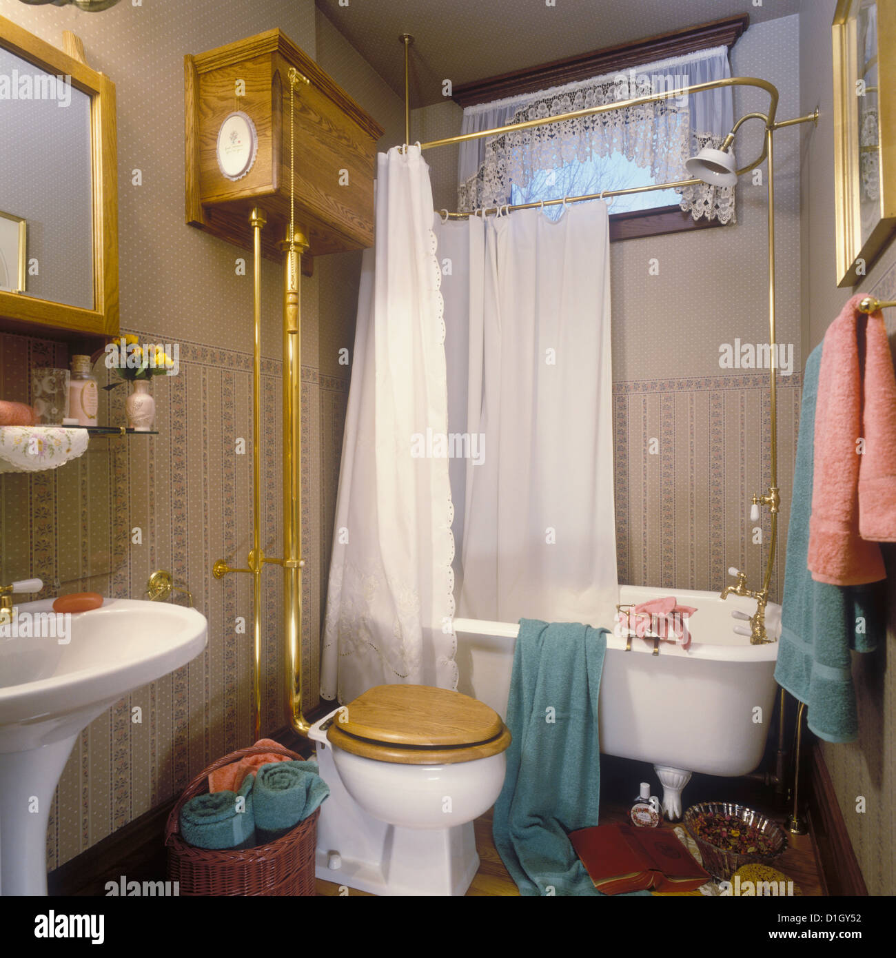 Toalla de baño para pies fotografías e imágenes de alta resolución - Página  6 - Alamy