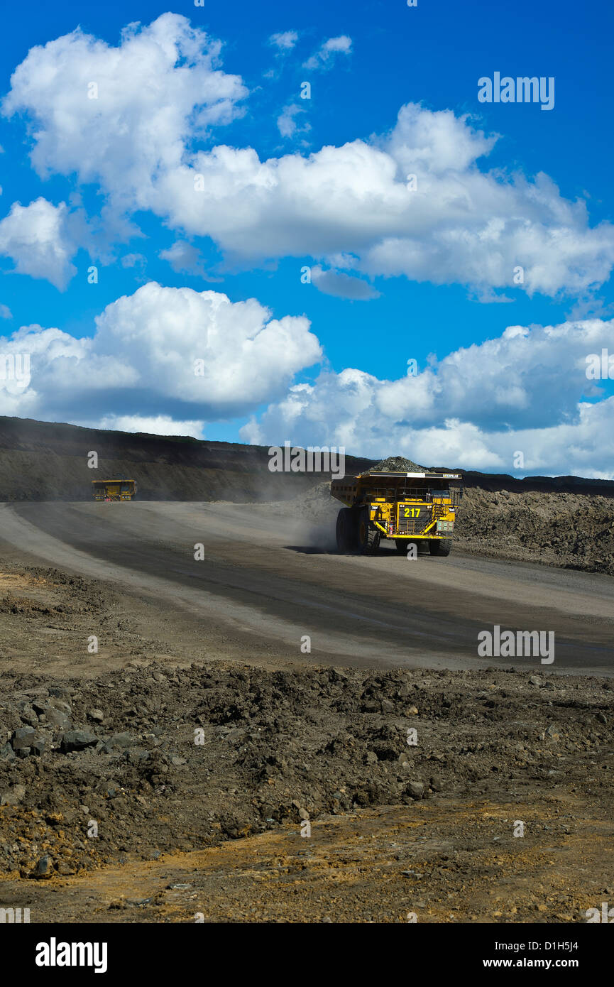 Los camiones de minería del carbón, en el noroeste de Queensland Australia Foto de stock