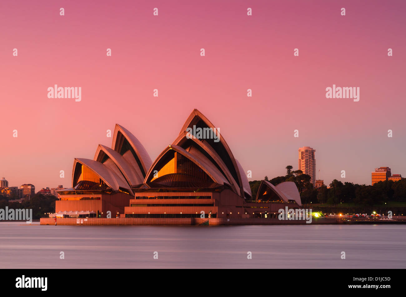 Sydney Opera House a la luz de la mañana temprano Foto de stock