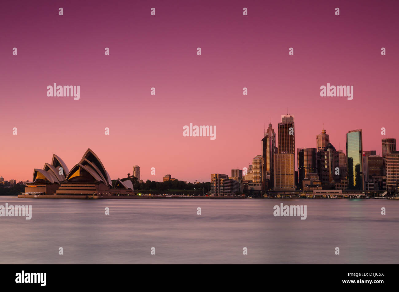 Sydney Opera House a la luz de la mañana temprano Foto de stock