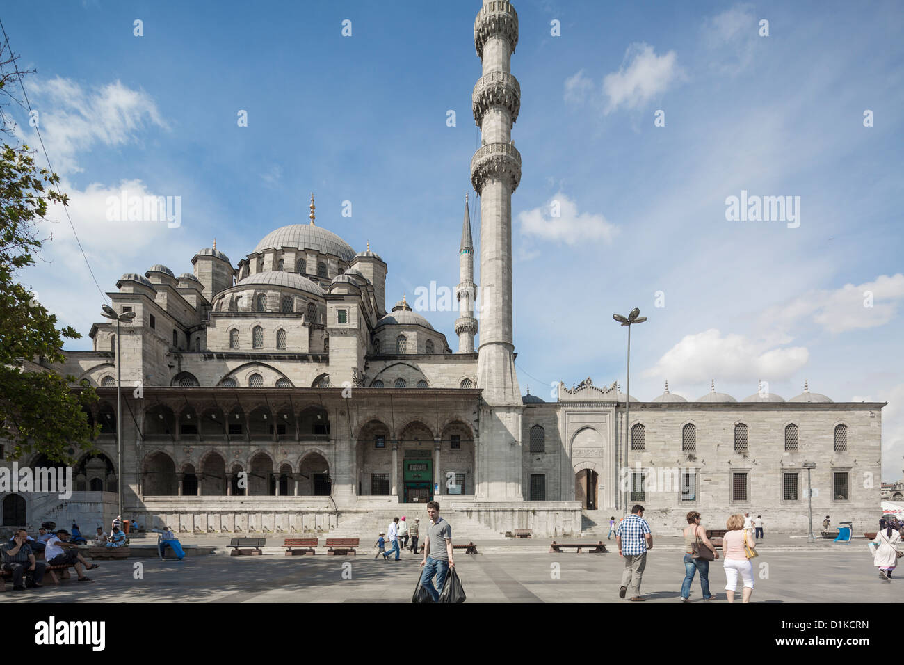 La Yeni Cami o nueva Mezquita, distrito de Eminönü de Estambul, Turquía. Foto de stock