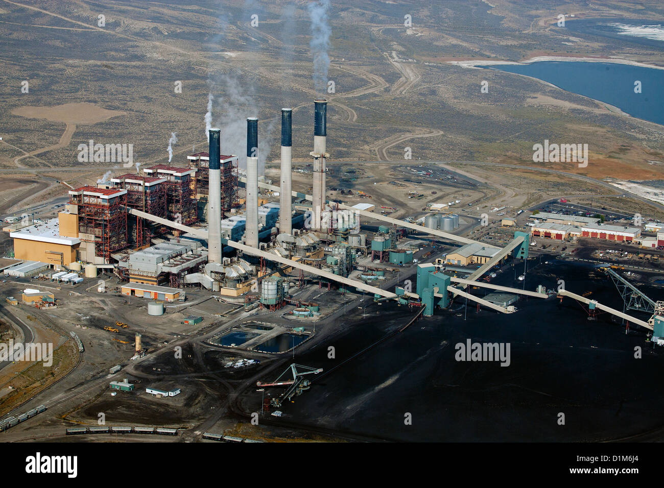 Fotografía aérea Jim Bridger Coal Power Plant Rock Springs, Wyoming Foto de stock