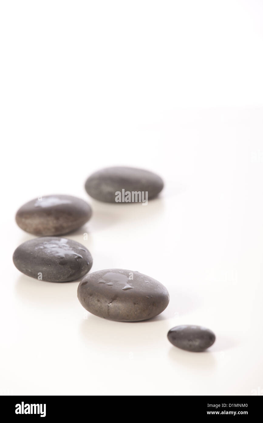 Zen spa fondo piedras aisladas. Foto de stock