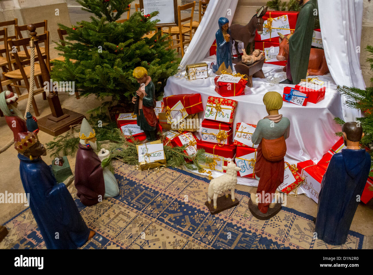 París, Francia, Dentro de la Iglesia Católica, San Luis, Isla de San Luis, Crema de Navidad, Cuna, NAVIDAD EN PARÍS Fotografía de stock - Alamy París, Francia, Dentro de la Iglesia Católica, San Luis, Isla de San Luis, Crema de Navidad, Cuna, NAVIDAD EN PARÍS Fotografía de stock - Alamy