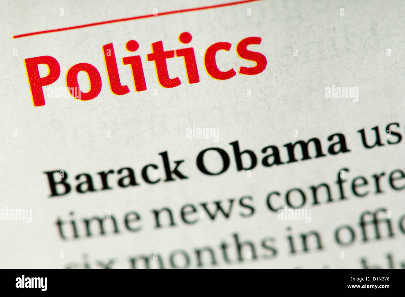 Palabra política en periódicos y texto Barck Obama Foto de stock