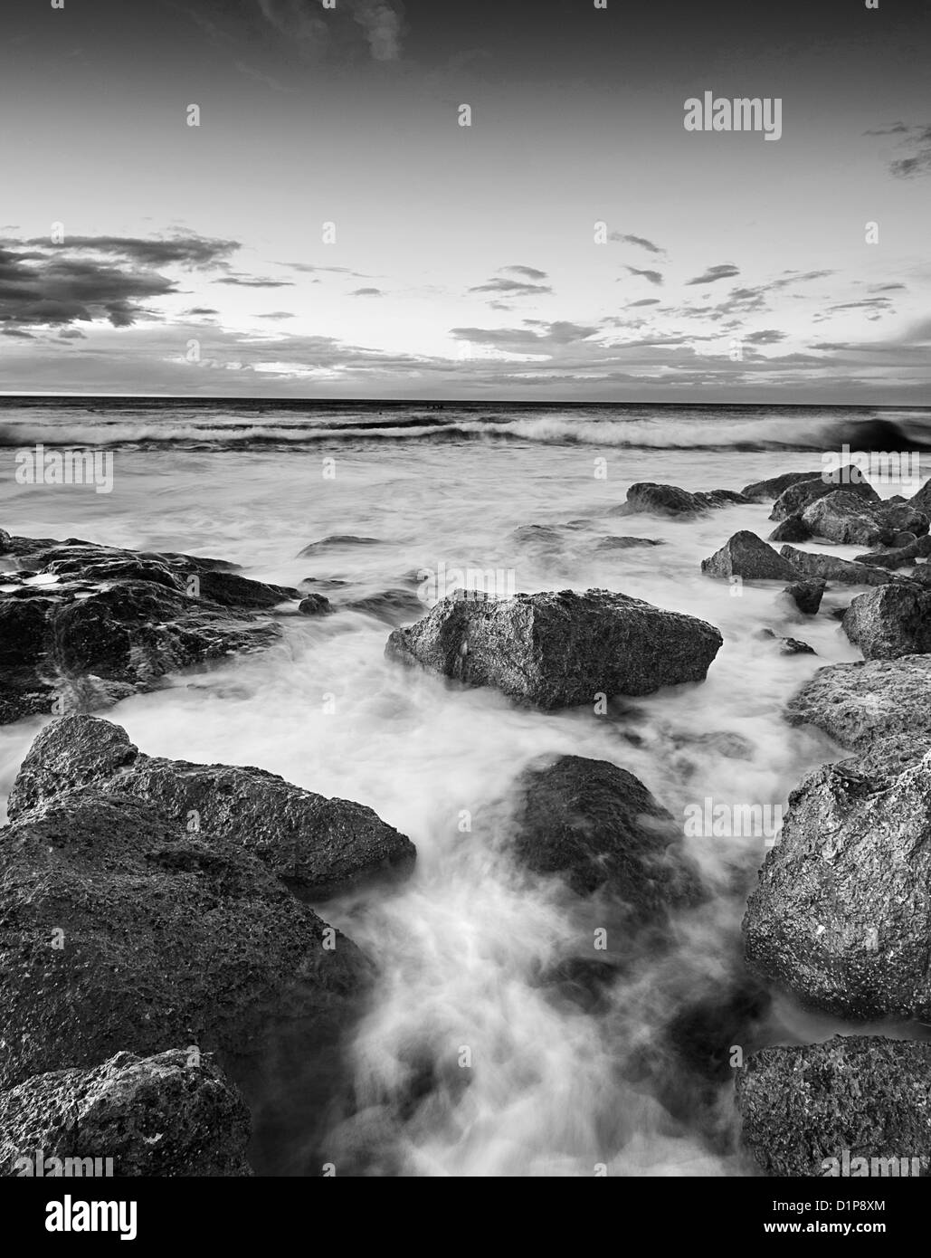 Agua sedosa seascape en Costa Atlántica Foto de stock