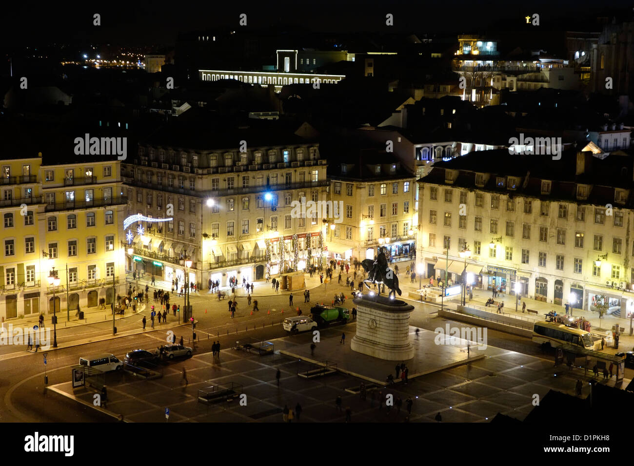 Lisboa Portugal Praca Da Figueira Luces Nocturnas Fotografia De Stock Alamy