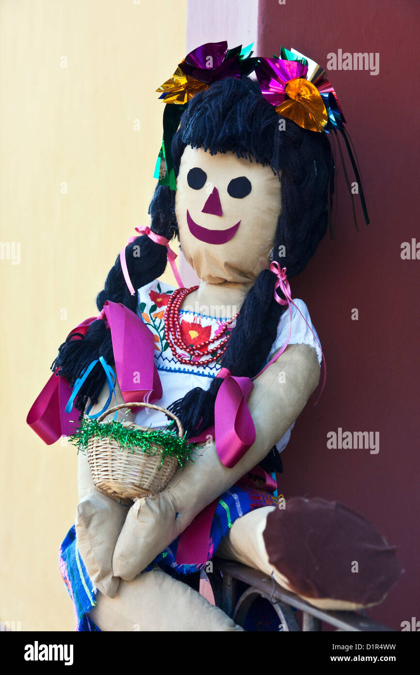 Muñeca mexicana fotografías e imágenes de alta resolución - Alamy