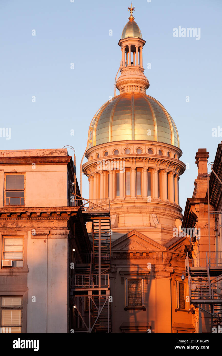 Trenton, Nueva Jersey - El Edificio del Capitolio al amanecer. Foto de stock