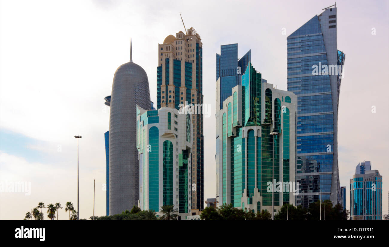 Edificios altos en el nuevo centro de la ciudad, West Bay, Doha, Qatar Foto de stock