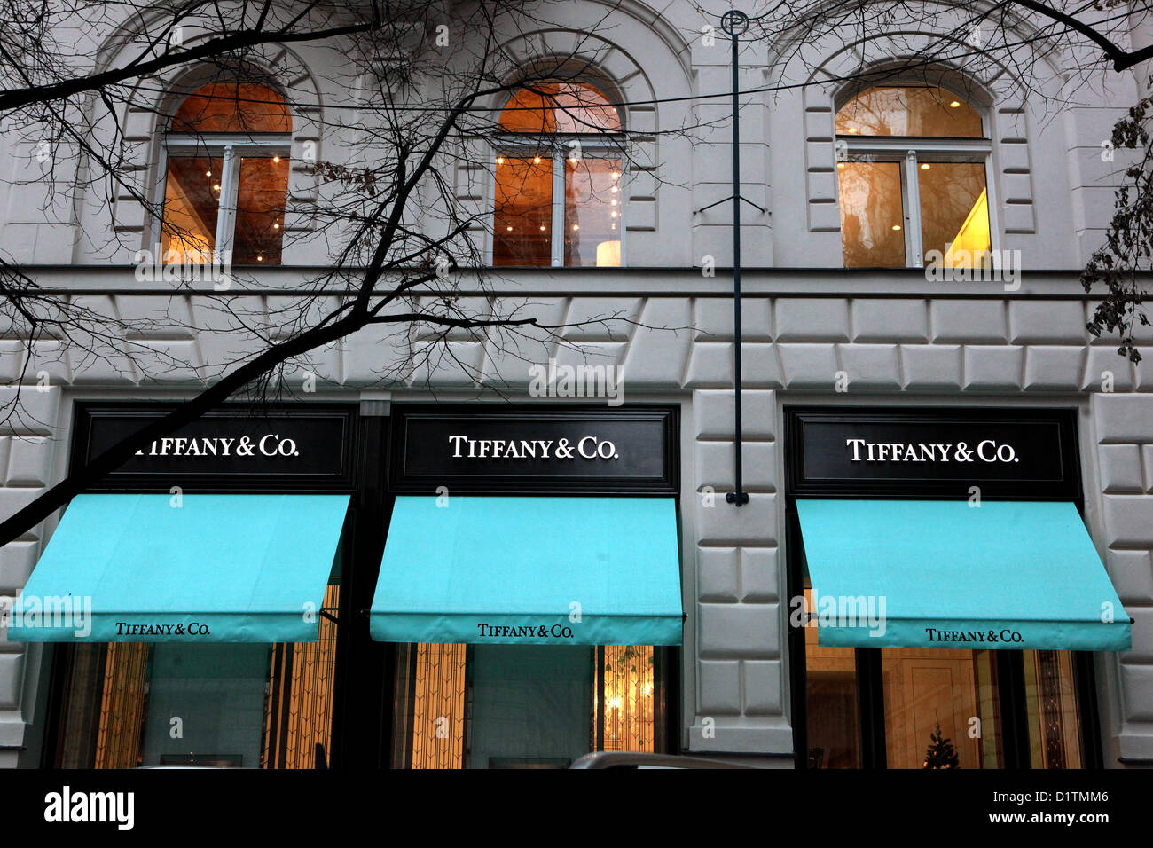 Tiffany & CO tienda en la calle Parizska Praga tiendas, el casco antiguo, la República Checa tienda de lujo signo Foto de stock