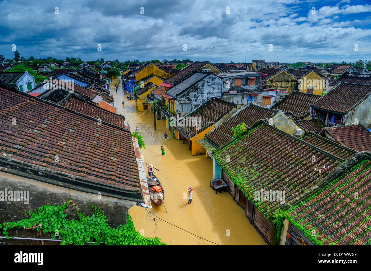 Hoi An, azoteas y calles inundadas, Vietnam Foto de stock