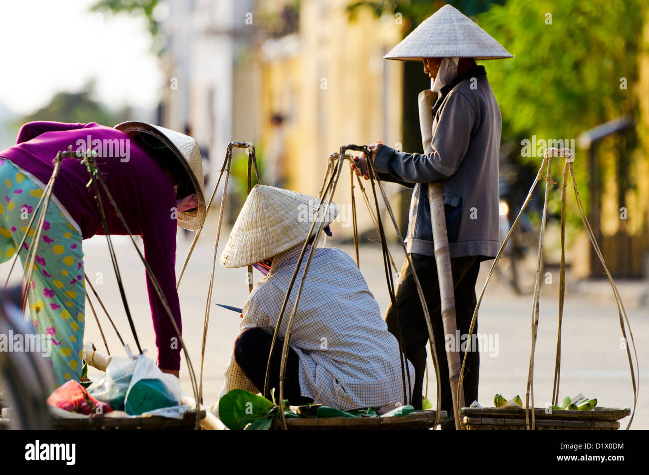 Escena callejera, Hoi An, Vietnam Foto de stock