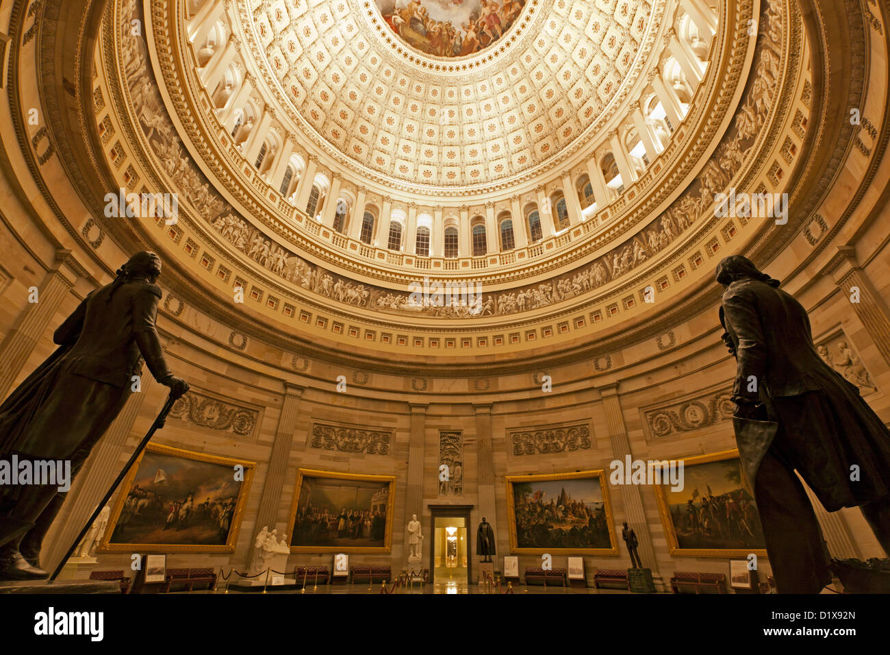 Cúpula interior y rotunda, el Edificio del Capitolio de los Estados Unidos, Washington, DC, EE.UU. Foto de stock