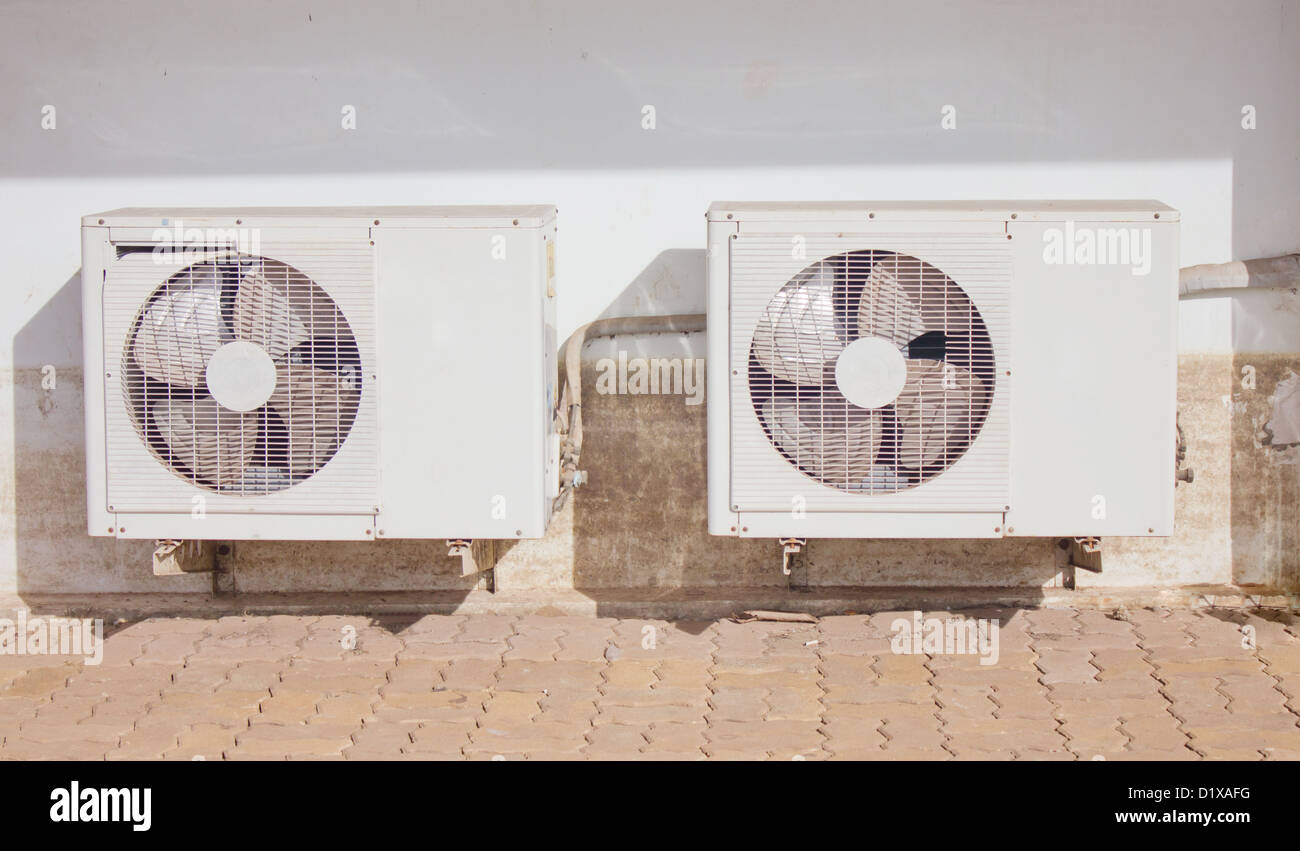Condensadores de aire fotografías e imágenes de alta resolución - Alamy