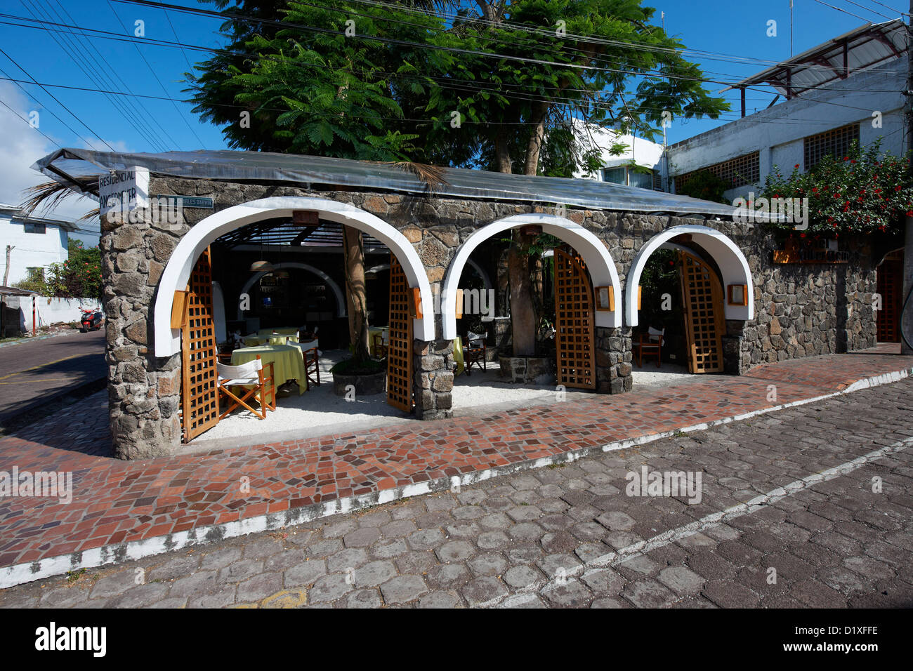 Hotel silberstein puerto ayora santa fotografías e imágenes de alta  resolución - Alamy