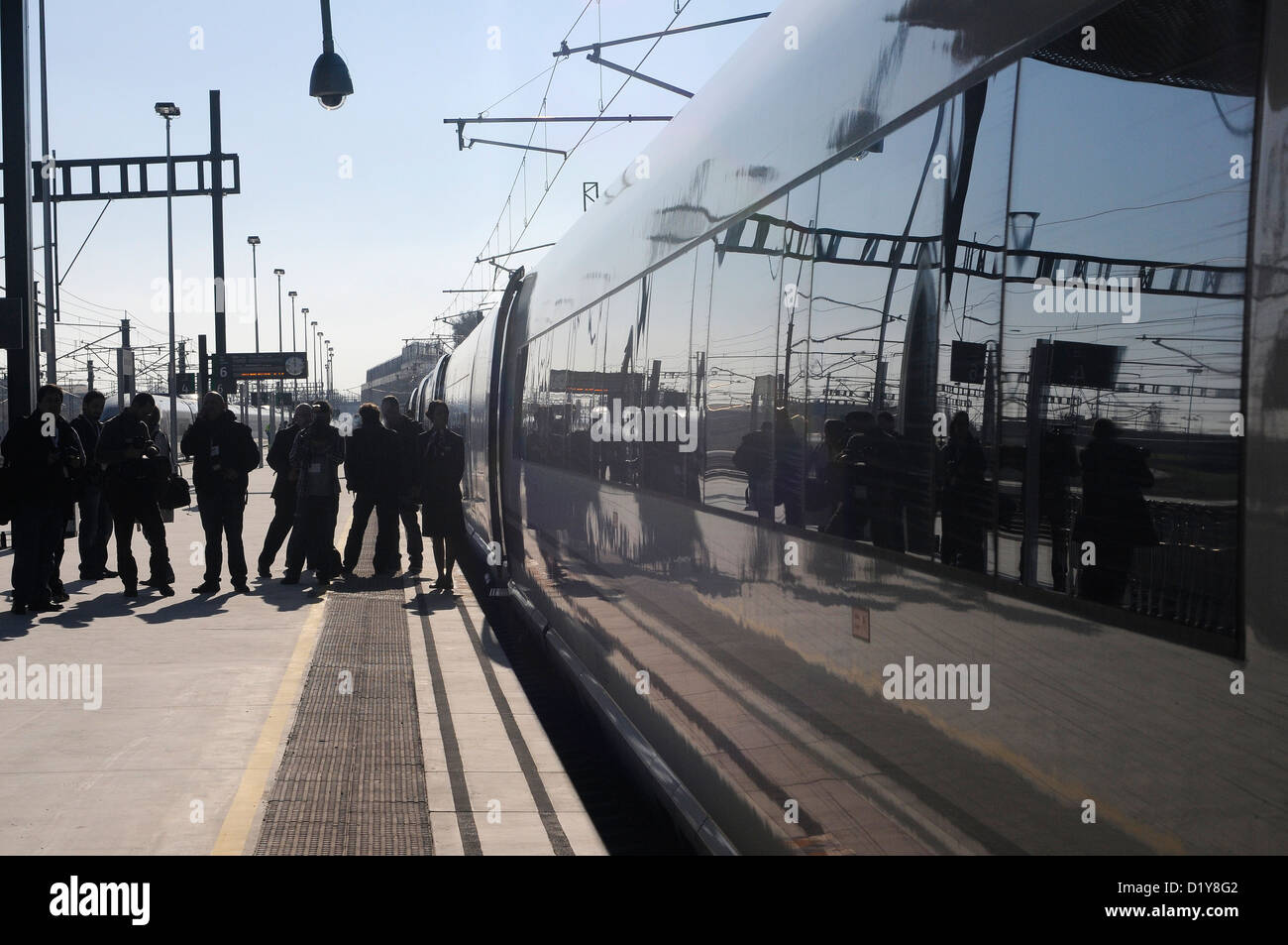 Estación de tren España abre enlace ferroviario de alta velocidad entre Barcelona y Figueras Barcelona-Figueres línea ferroviaria de alta velocidad (AVE) Foto de stock
