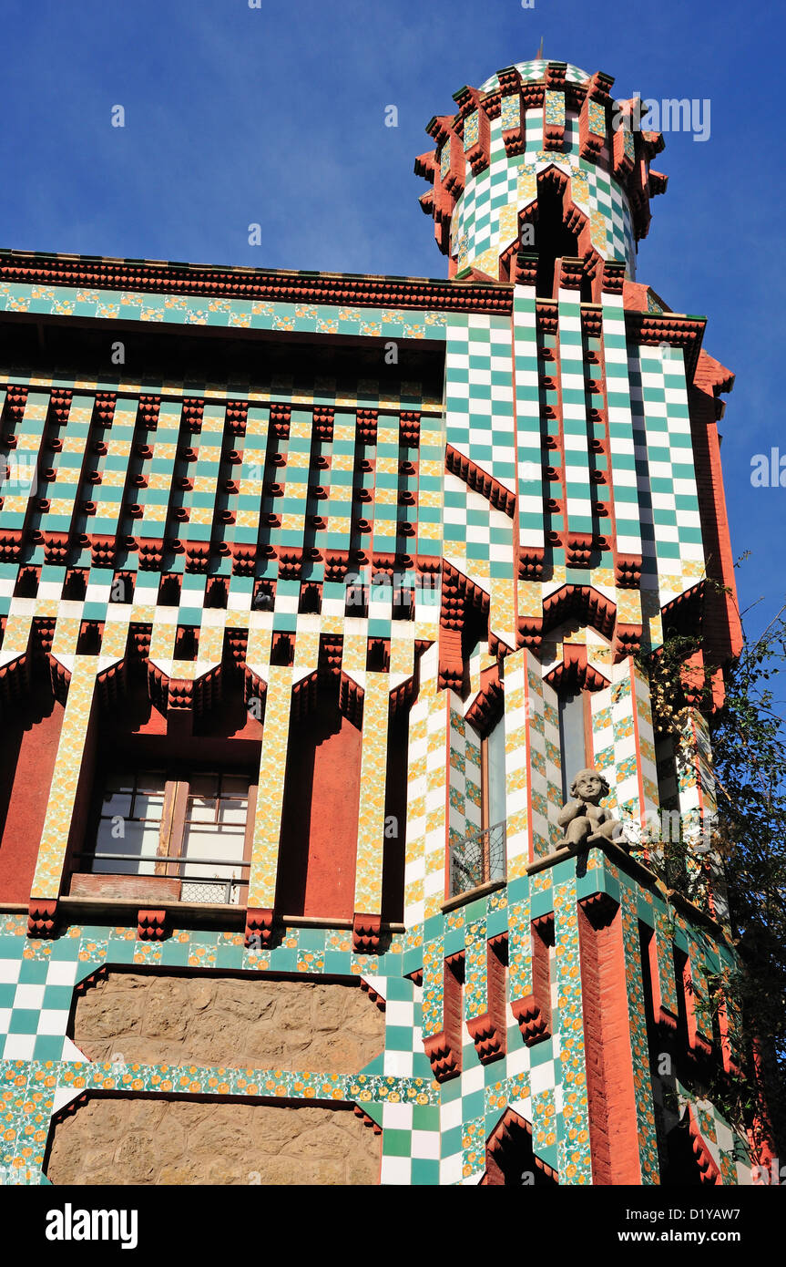 España, Cataluña, Barcelona. La Casa Vicens (1883-5 - Gaudí primer trabajo profesional) Carrer de les Fotografía de - Alamy