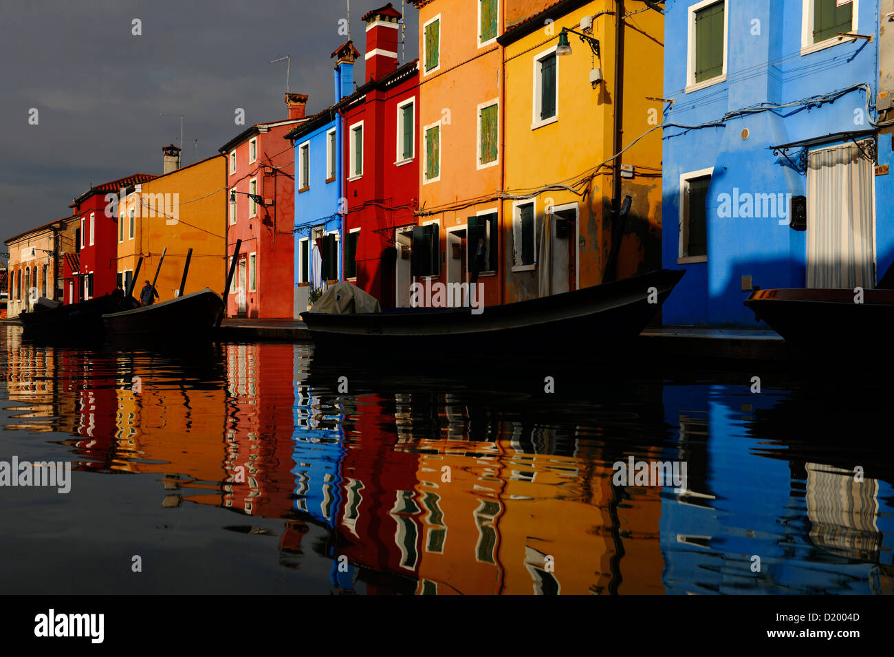 Casas coloridas, isla de Burano, La Laguna de Venecia, Venecia, Italia Foto de stock