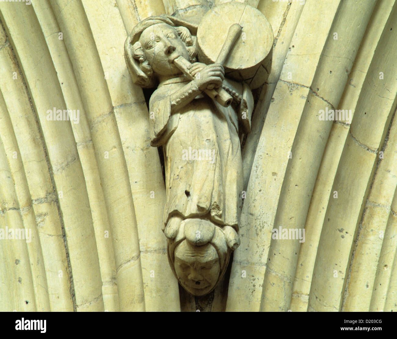 Beverley Minster, músico tallados en piedra medieval, el tubo y el Tabor tamborine, instrumentos musicales, música, músicos musical Foto de stock