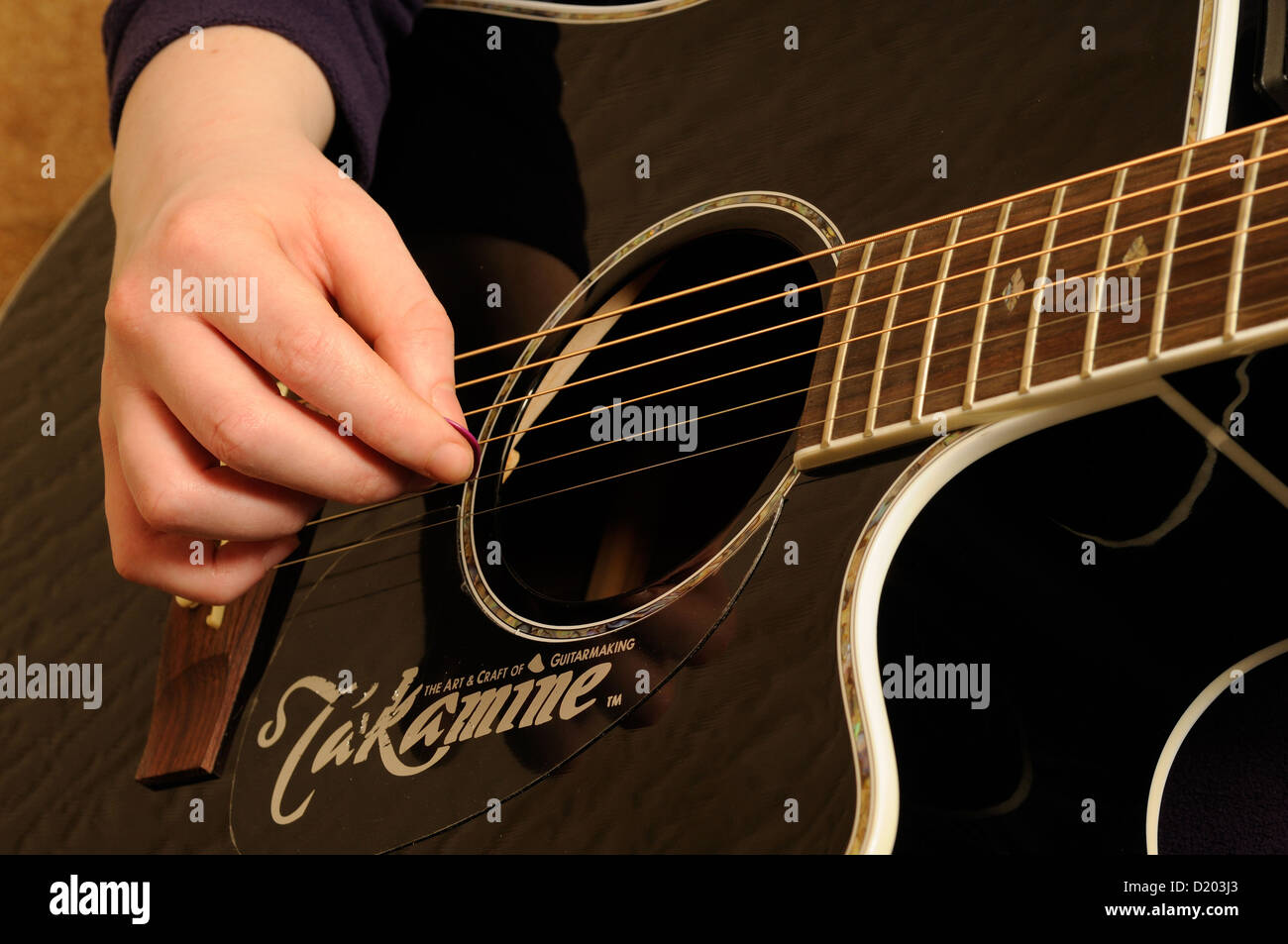 Guitarra Takamine Fotos e Imágenes de stock - Alamy