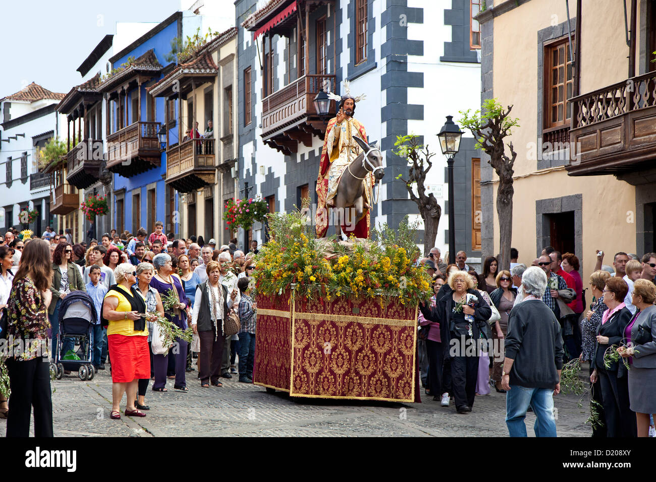 Procesión del Domingo de Ramos en el camino de la iglesia, Teror, Gran  Canaria, Islas Canarias, España Fotografía de stock - Alamy