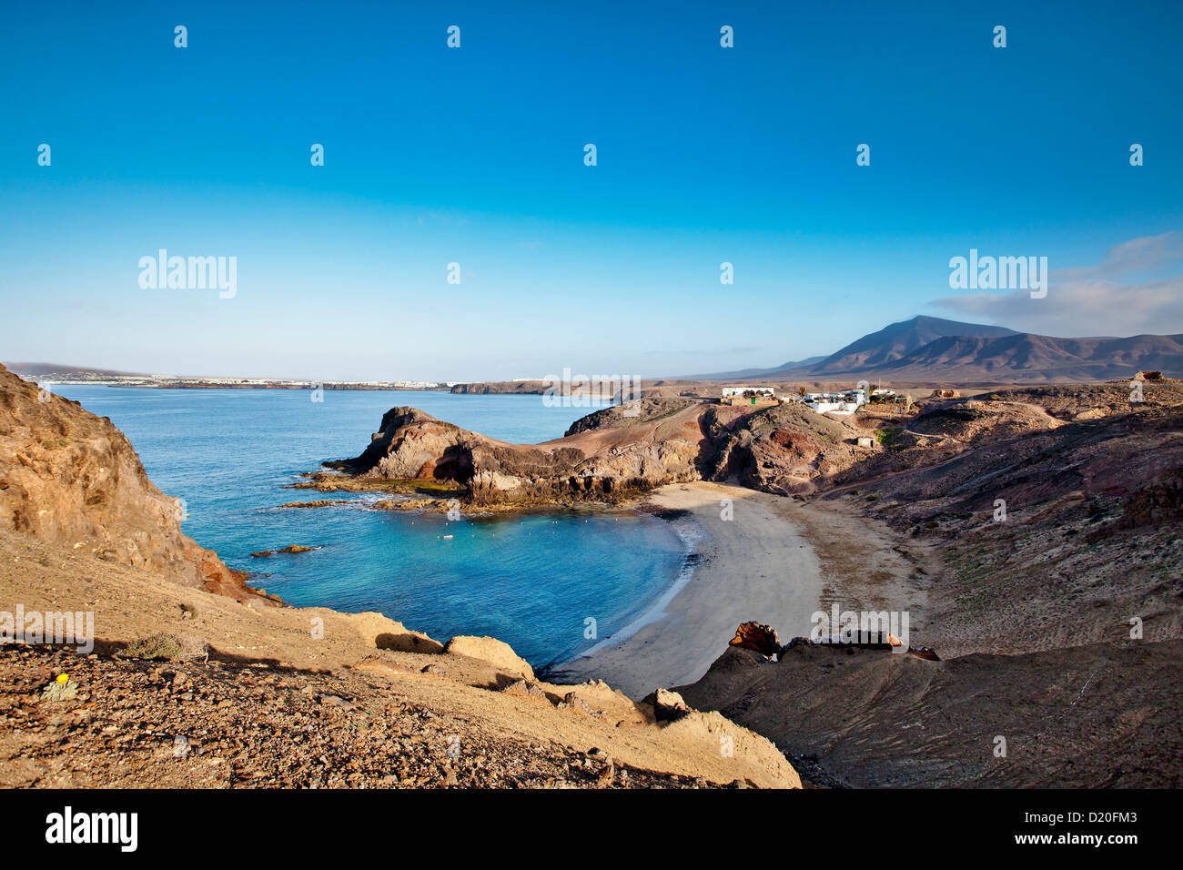 Playa Papagayo en una bahía, Lanzarote, Islas Canarias, España, Europa Foto de stock