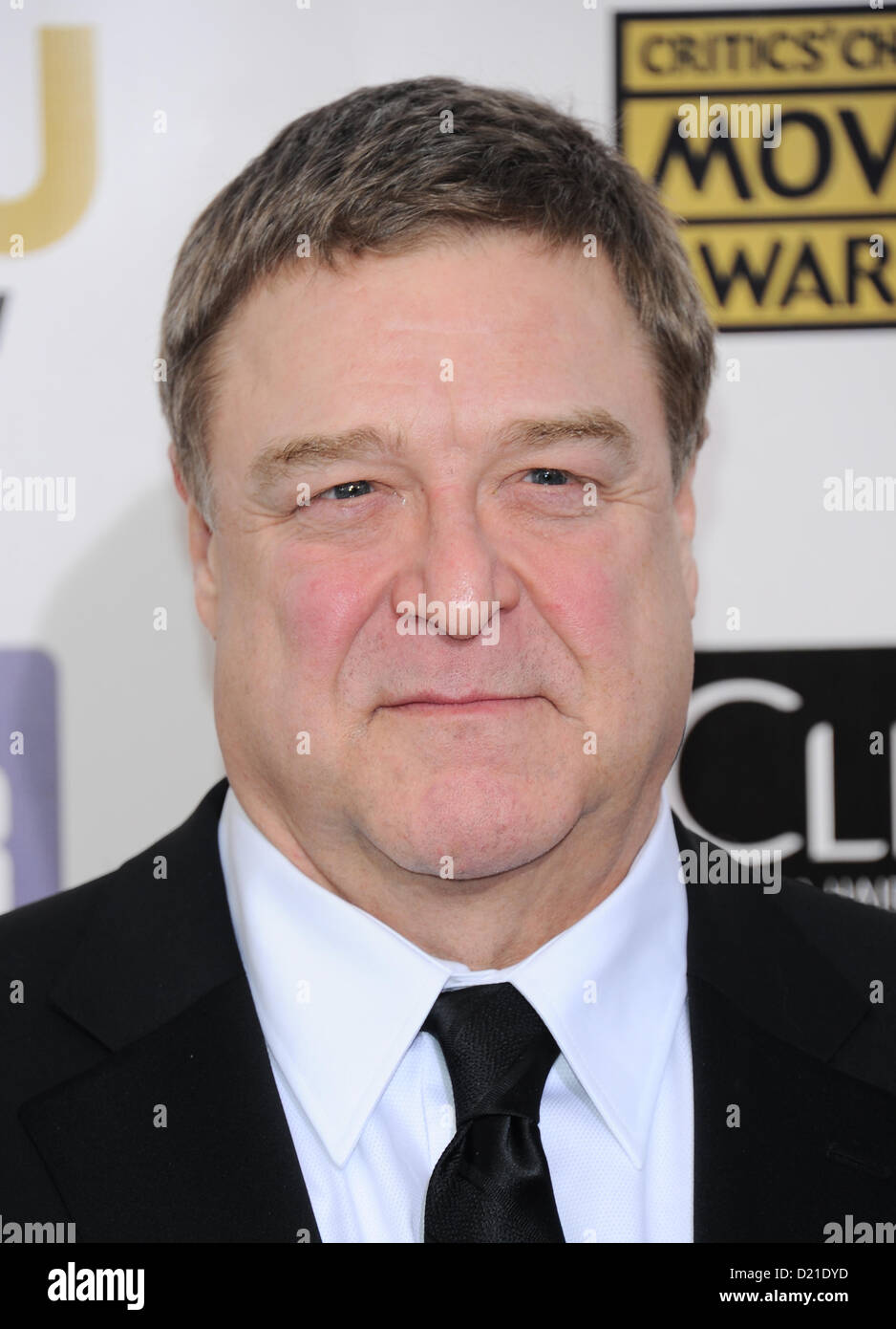 El actor John Goodman llega a los 18º premios anuales de Críticos de Cine de elección en Santa Mónica, California, EE.UU., en enero 10 de 2013 Foto de stock